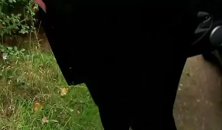 Femme noire Mature avec un gros cul chevauchant la bite d'un homme blanc et film x arabe amateur le chevauchant