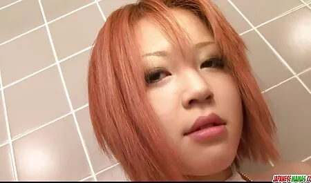 Une jeune fille écoute un agent porno et baise les deux hommes film x arab devant lui
