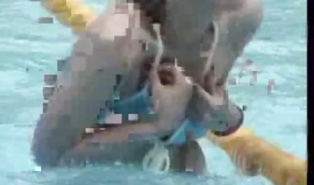 Magnifique jeune salope danse strip-tease et montre son grand L. film arabe x gratuit