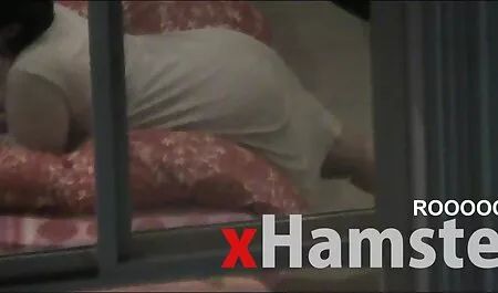 Belle et sexy, pipe, pour le phallus du film de x arabe petit ami d'une jeune blonde