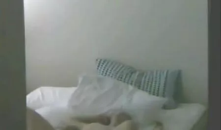 Magnifique blonde aflam x arab Énormes seins après avoir pris une photo