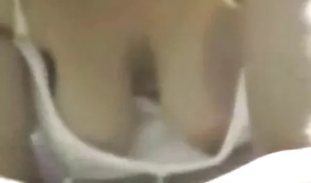 Une femme mature prête à baiser une jeune maîtresse film x arabe gratuit avec un gros gode ceinture