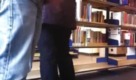 Une chienne suce film x arab avidement la bite d'un mec et se tient devant lui parce que le cancer