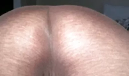 Deux stars du film pornos arabe porno tranquillement baiser les uns les autres