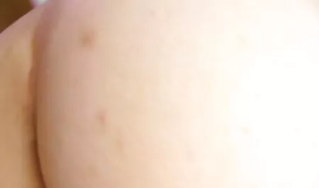 La brune sauvage aime tourner sur la filme x arabe bite