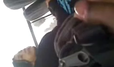 Le personnel de massage films x arabic Se déshabiller parce que caresser le client