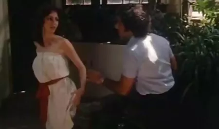 Sexy plantureuse Secrétaire n'a pas hésité à être xxx gratuit arabe au travail