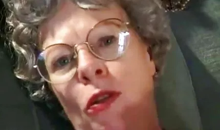Le vagin d'une star du porno, mature dépravée, film porno arab gratuit recevra une caresse pour honorer les vacances