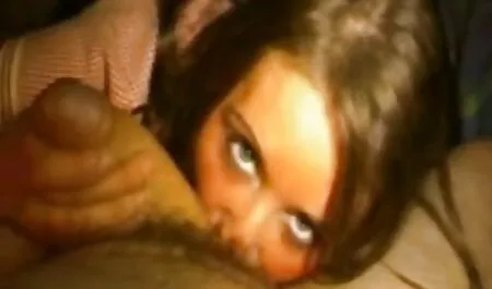 Les jeunes salopes se baisent la chatte avec un vibromasseur et les aident film porno arabe complet à pisser
