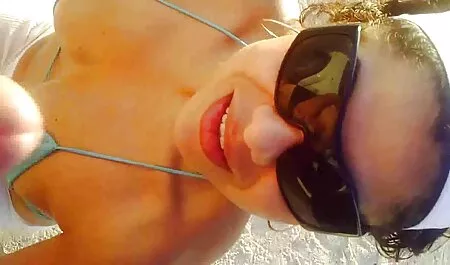Le film x en langue arabe phallus d'un mec comme une pipe publique dans le parc d'une fille avec des lunettes jeune