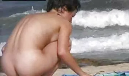 Jeune blonde film porno arab gratuit en bas devient stressant, la première fois se déshabiller et se masturber à la caméra