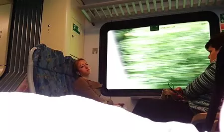 Chatte pleine de plumes les films x arabe de jeune fille Japonaise doit être bien baisée