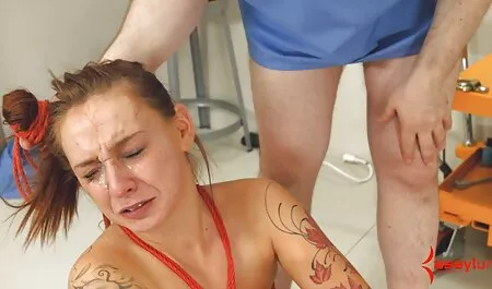 Sexy blonde beauté film arabe x gratuit a pris une bite dans les deux trous