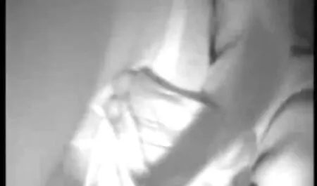 Pornstar avec un video x gratuit arabe ami qui met en scène un plaisir