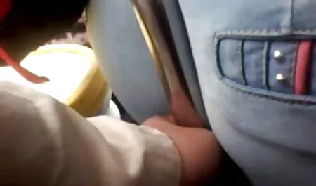 Vagin d'une jeune fille aux cheveux film pornos arabe bleus devant la caméra