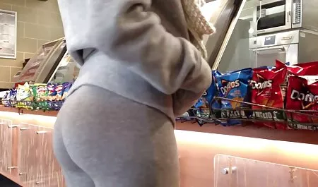 Une jeune femme, gros seins, noir une façon brutale de s'asseoir sur la bite de son film arabe porno gratuit petit ami