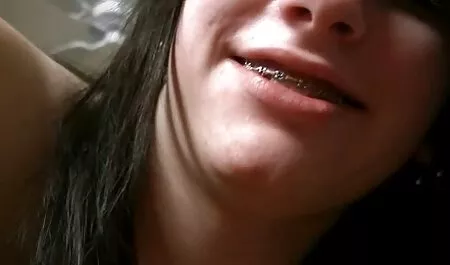 Modèle porno habilement conduit une film pornographique arabe orgie avec les garçons