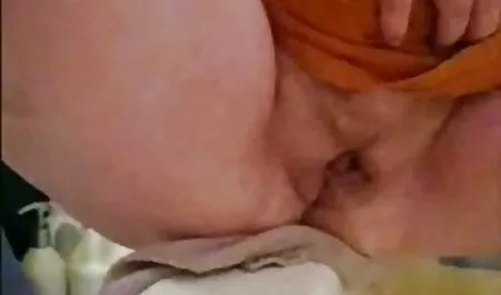 Belle le film porno arabe asiatique à l'aide de vibrateur