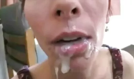 Le vagin d'une chienne les enfants russes vont nouveau film porno arabe obtenir un buzz sauvage de l'insert Gode